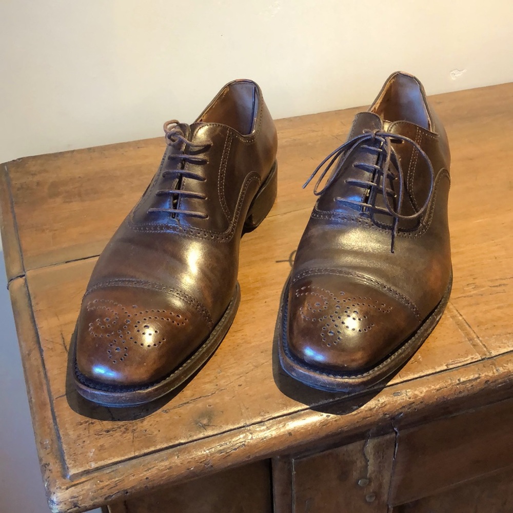 Ferragamo 9 1/2 EE Wide good condition 9.5